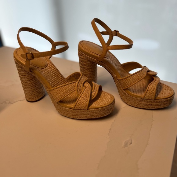 Size 9 - Coach Talina Raffia Sandal - Picture 9 of 9